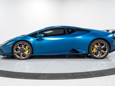Used 2023 Lamborghini Huracan Tecnica RWD image 6