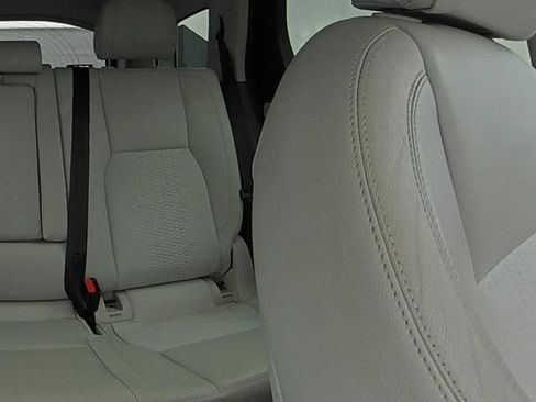 Used 2017 Land Rover Discovery Sport SE AWD/4WD image 23