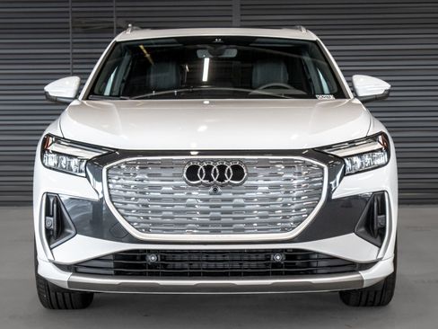 Used 2025 Audi Q4 e-tron Premium Plus w/ Premium Plus AWD/4WD image 12