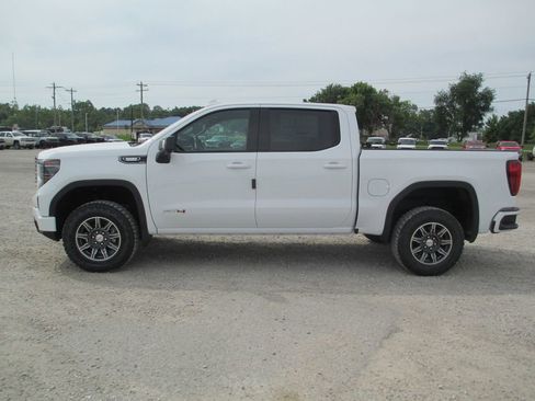 New 2026 GMC Sierra 1500 AT4 w/ AT4 Premium Package AWD/4WD image 11