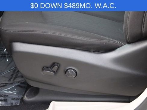 Used 2024 Chrysler Voyager LX image 15