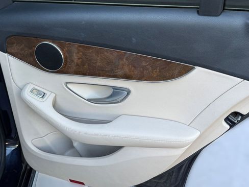 Used 2018 Mercedes-Benz C 300 Sedan image 30