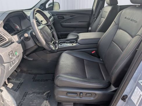 Certified 2025 Honda Passport Black Edition image 16