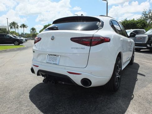 Used 2023 Alfa Romeo Stelvio Veloce AWD/4WD image 9
