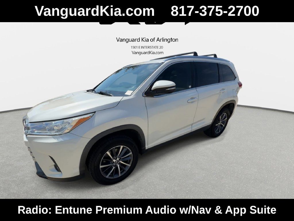 Used 2019 Toyota Highlander XLE FWD image 4