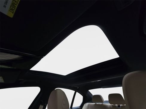 Certified 2022 BMW 330i 330i w/ Driving Assistance Package image 28