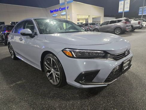 Used 2024 Honda Civic Touring image 3
