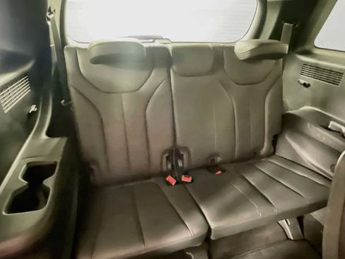 Used 2021 Hyundai Palisade SEL w/ Premium Package FWD image 29