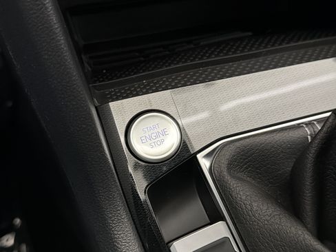 New 2026 Volkswagen Taos SE image 21