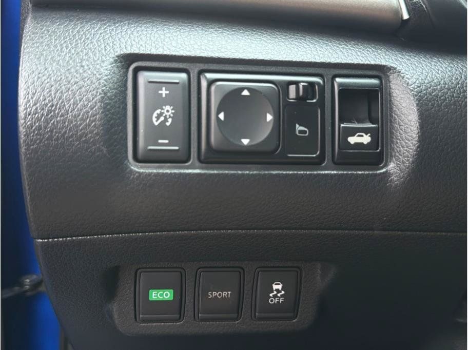 Used 2015 Nissan Sentra SR FWD image 21