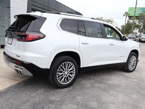 Used 2025 GMC Acadia Denali FWD image 9