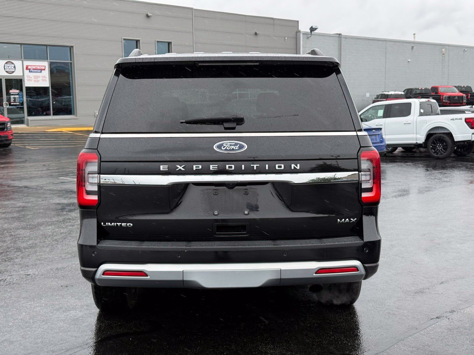 Used 2024 Ford Expedition Max Limited AWD/4WD image 5