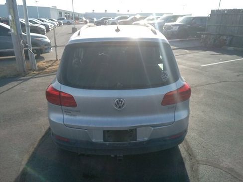Used 2017 Volkswagen Tiguan Limited w/ Premium Package image 6