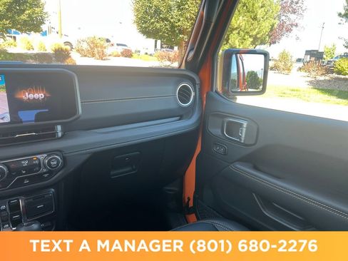 Used 2025 Jeep Gladiator Sport AWD/4WD image 25