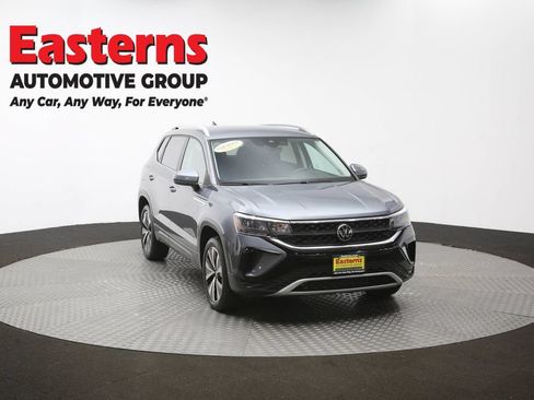 Used 2022 Volkswagen Taos SE FWD image 48