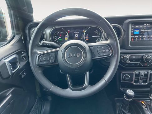 Used 2023 Jeep Wrangler Unlimited AWD/4WD image 12