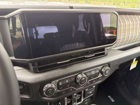 New 2026 Jeep Gladiator Sport AWD/4WD image 16