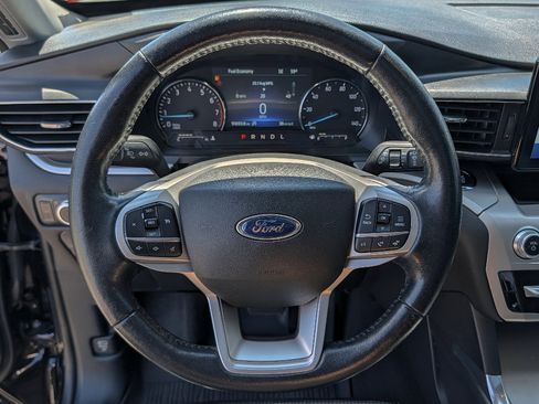 Used 2021 Ford Explorer XLT w/ Equipment Group 202A AWD/4WD image 20