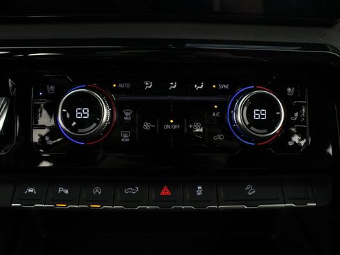 New 2026 GMC Sierra 1500 AT4 w/ AT4 Premium Package AWD/4WD image 8