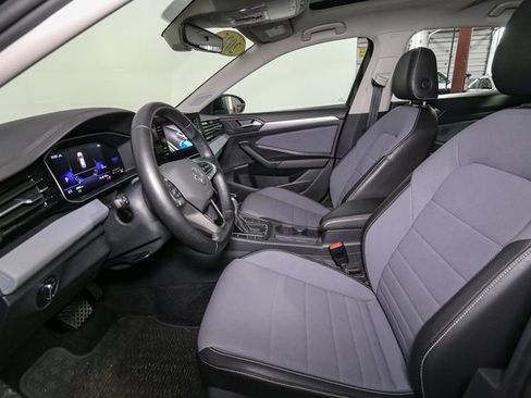 Used 2025 Volkswagen Jetta SE image 35