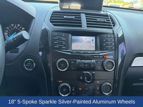 Used 2018 Ford Explorer XLT image 7