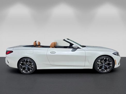 Used 2025 BMW 430i Convertible w/ Premium Package RWD image 3