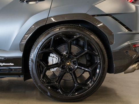 Used 2023 Lamborghini Urus Performante AWD/4WD image 29