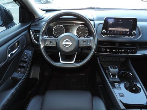 Used 2024 Nissan Rogue SV w/ SV Premium Package FWD image 23