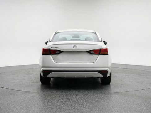 Used 2025 Nissan Altima 2.5 SV FWD image 7