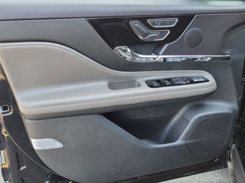 New 2025 Lincoln Corsair FWD image 10