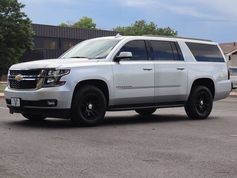Used 2018 Chevrolet Suburban LT AWD/4WD image 11