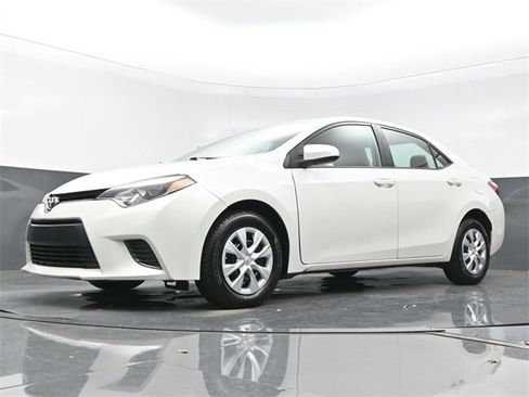 Used 2015 Toyota Corolla LE image 21