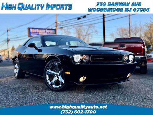 Used 2013 Dodge Challenger R/T Plus image 1