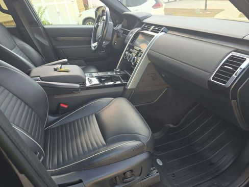 Used 2019 Land Rover Discovery HSE image 19