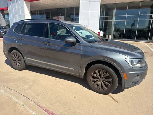 Used 2018 Volkswagen Tiguan SE FWD image 9