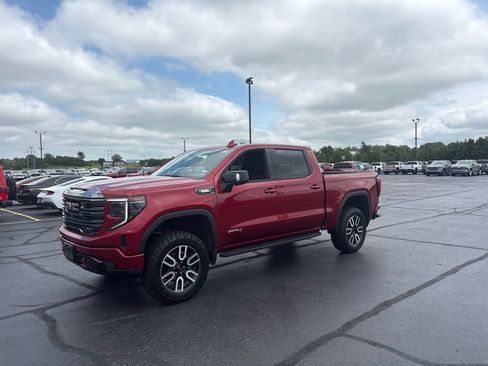 Used 2024 GMC Sierra 1500 AT4 w/ Technology Package AWD/4WD image 3