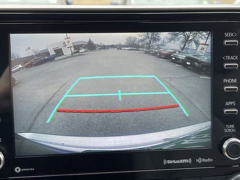 Used 2020 Toyota Highlander XLE image 9