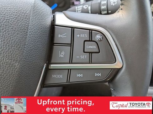Used 2024 Toyota Highlander XLE image 17
