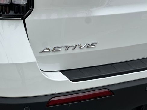 New 2026 Ford Explorer Active RWD image 28
