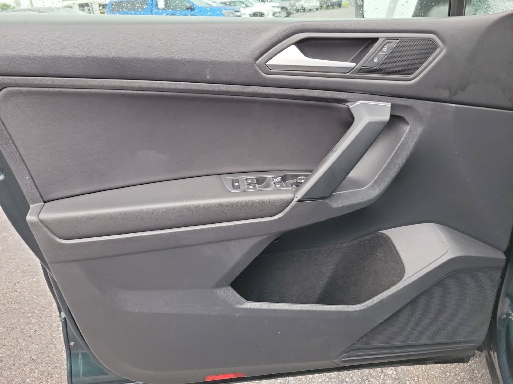 Used 2019 Volkswagen Tiguan SEL Premium R-Line AWD/4WD image 21