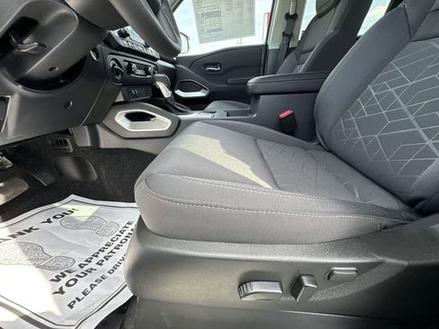 New 2026 Nissan Frontier SV image 12