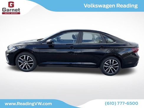 New 2026 Volkswagen Jetta SE image 2