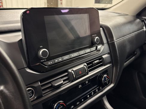 Used 2024 Nissan Pathfinder S image 6