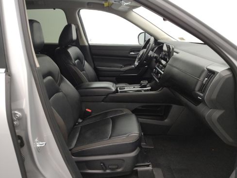 Used 2022 Nissan Pathfinder SL w/ SL Premium Package image 21