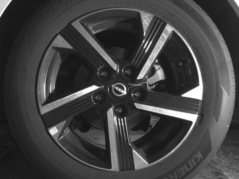 Used 2025 Nissan Sentra SV FWD image 14