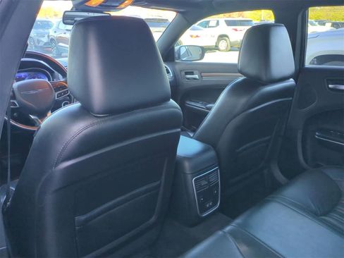 Used 2017 Chrysler 300 C Platinum w/ Safetytec Group II image 18