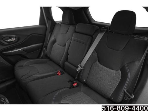Used 2019 Jeep Cherokee Limited AWD/4WD image 18