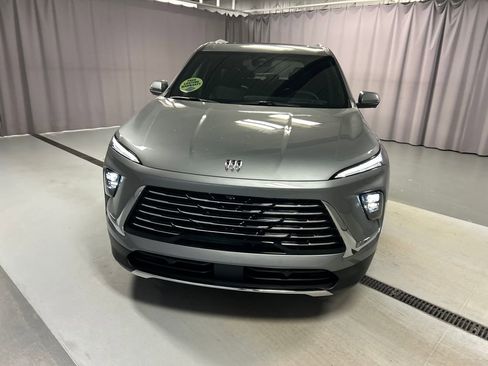 New 2026 Buick Enclave Preferred image 2