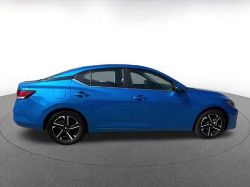 Used 2025 Nissan Sentra SV image 16