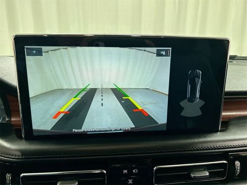 Used 2022 Lincoln Nautilus Reserve w/ Luxury Package image 15